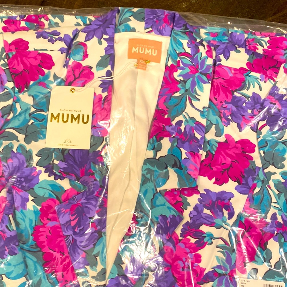 Show Me Your MuMu Ezra Blazer
Color: Magenta Blooms XXL